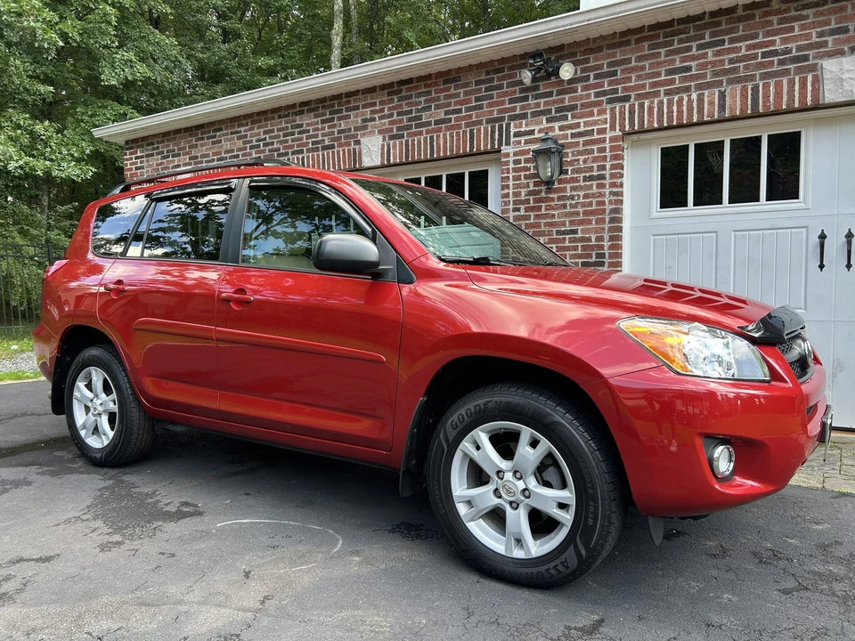 2012 Toyota RAV4 3rd Gen - Image 15 of 31