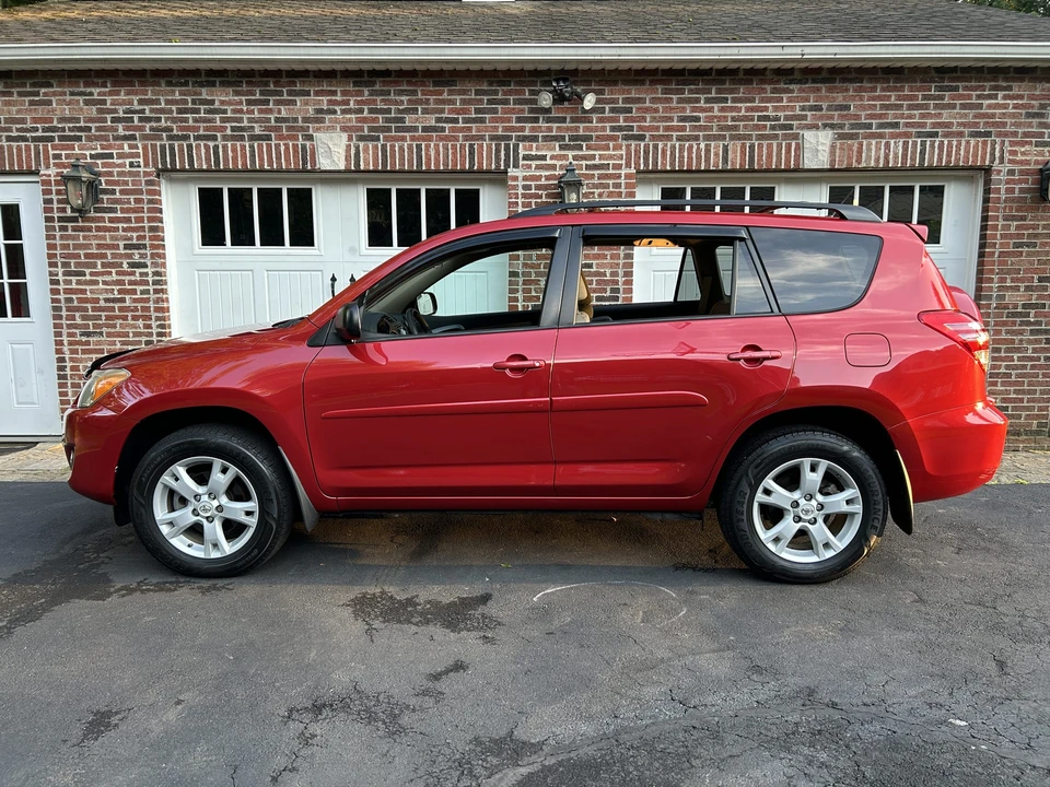 2012 Toyota RAV4 3rd Gen - Image 5 of 31