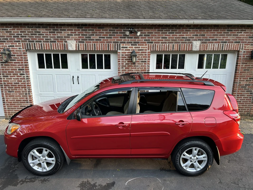 2012 Toyota RAV4 3rd Gen - Image 6 of 31