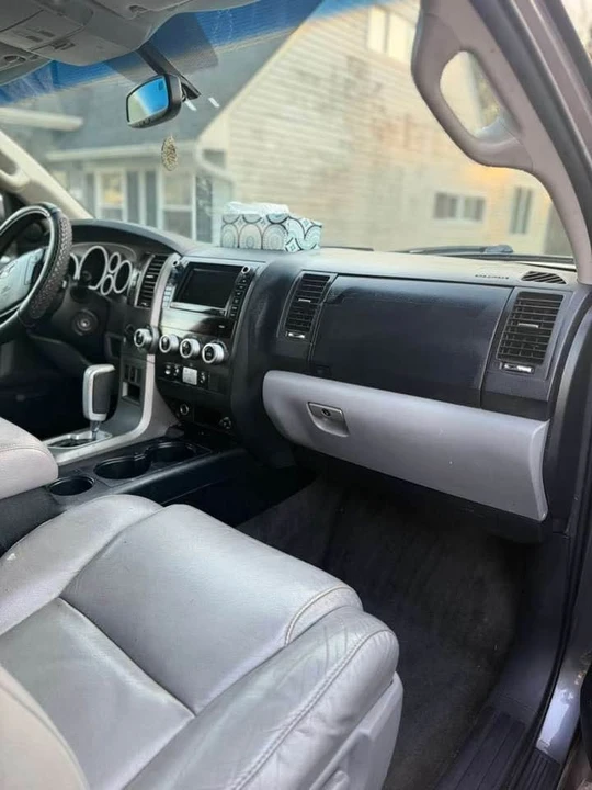 2012 Toyota Sequoia 2nd Gen - Image 7 of 17