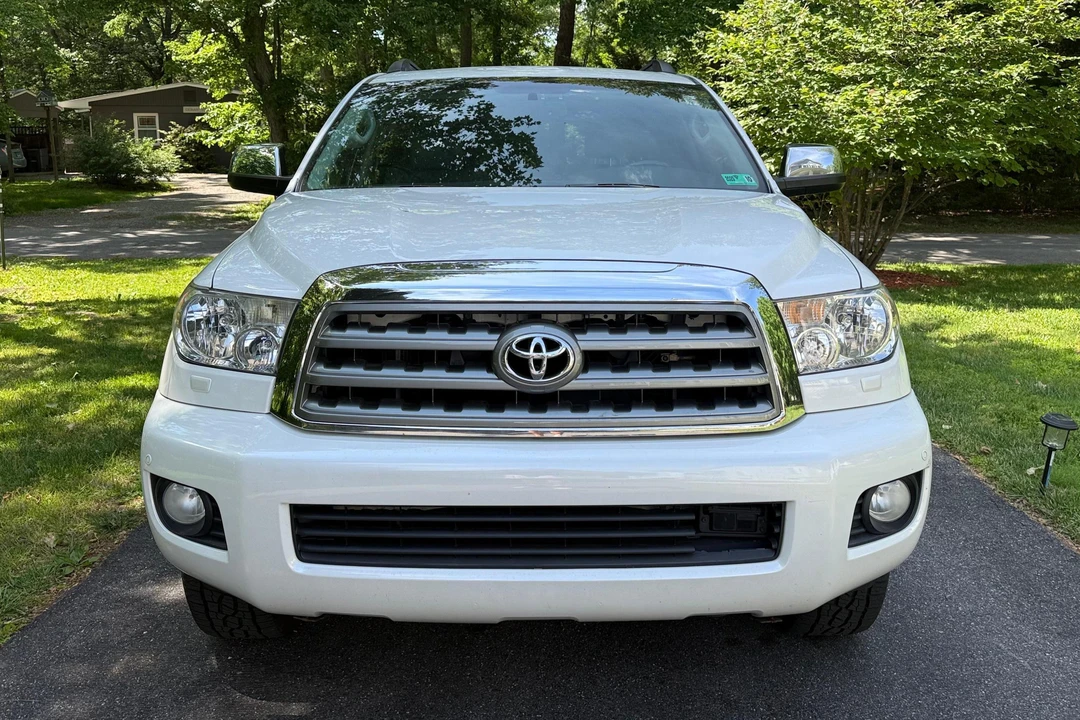 2012 Toyota Sequoia 2nd Gen - Image 2 of 31