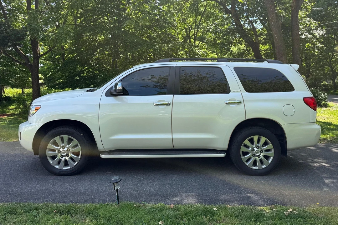2012 Toyota Sequoia 2nd Gen - Image 3 of 31