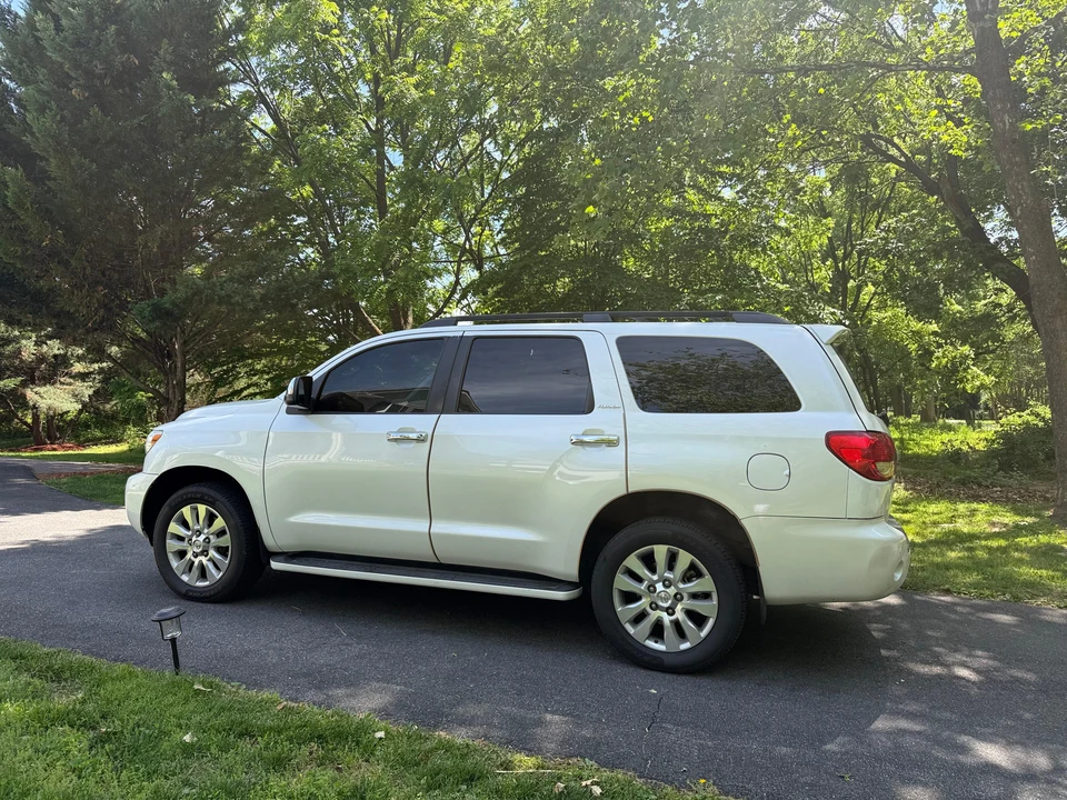 2012 Toyota Sequoia 2nd Gen - Image 10 of 31