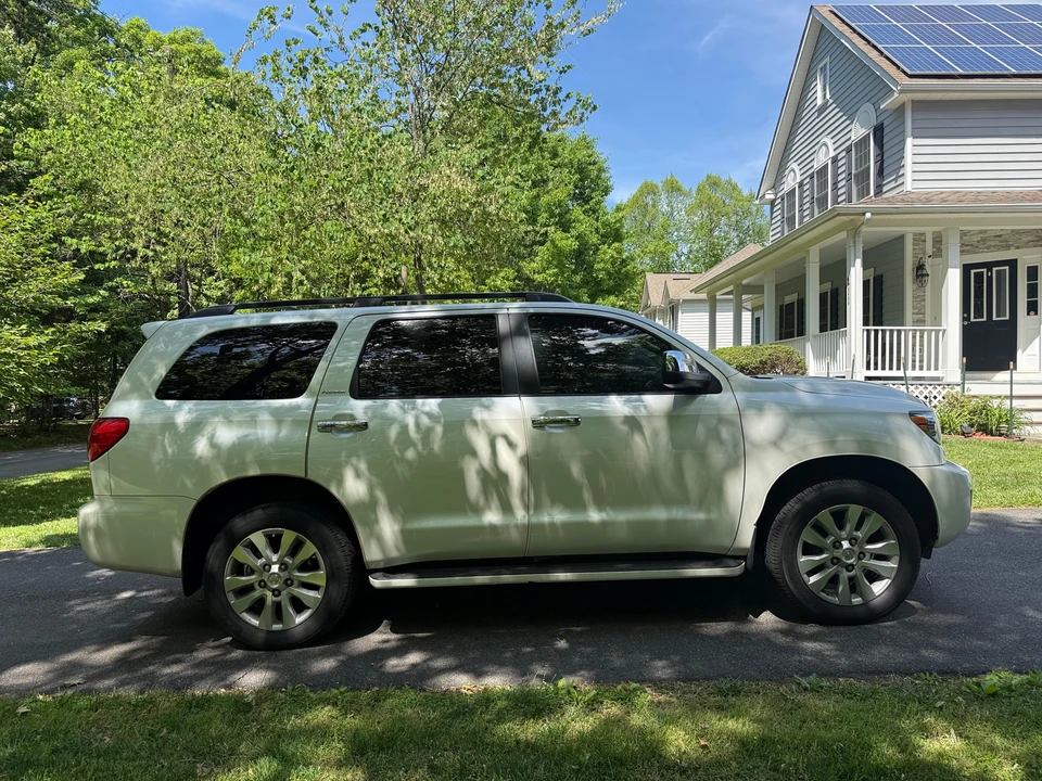2012 Toyota Sequoia 2nd Gen - Image 12 of 31