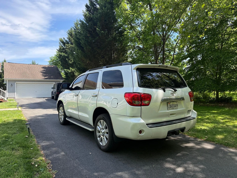 2012 Toyota Sequoia 2nd Gen - Image 11 of 31