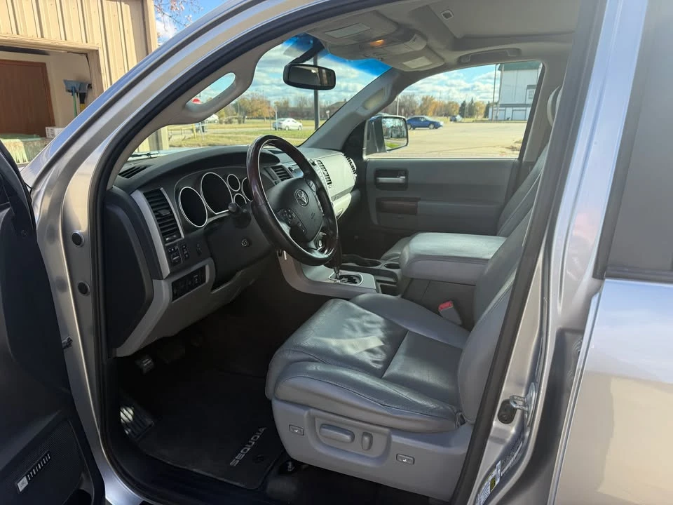 2012 Toyota Sequoia 2nd Gen - Image 4 of 9