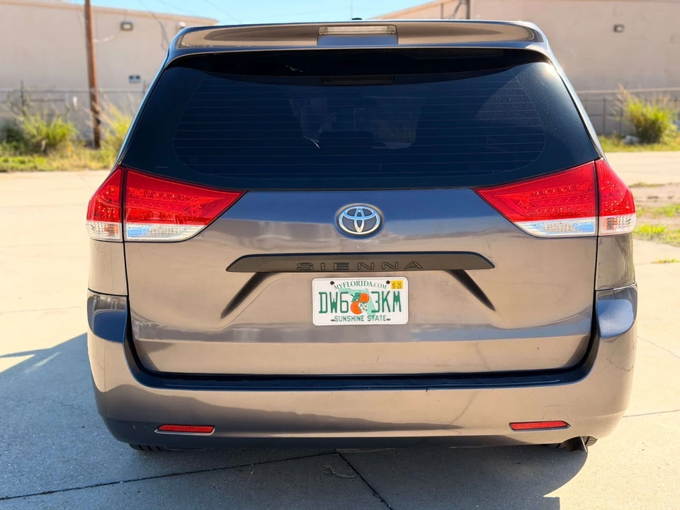 2012 Toyota Sienna 3rd Gen - Image 7 of 21