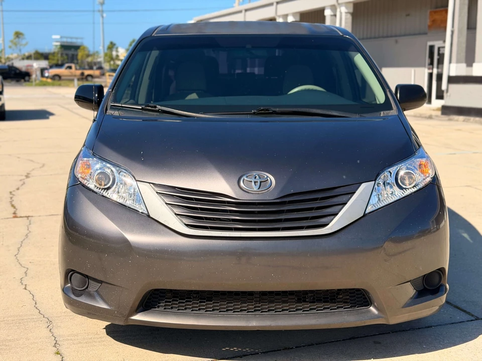 2012 Toyota Sienna 3rd Gen - Image 3 of 21