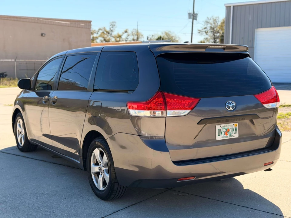 2012 Toyota Sienna 3rd Gen - Image 8 of 21