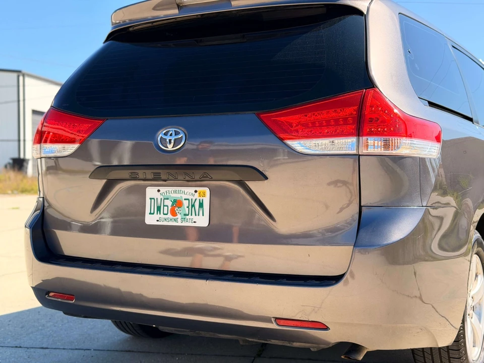 2012 Toyota Sienna 3rd Gen - Image 11 of 21