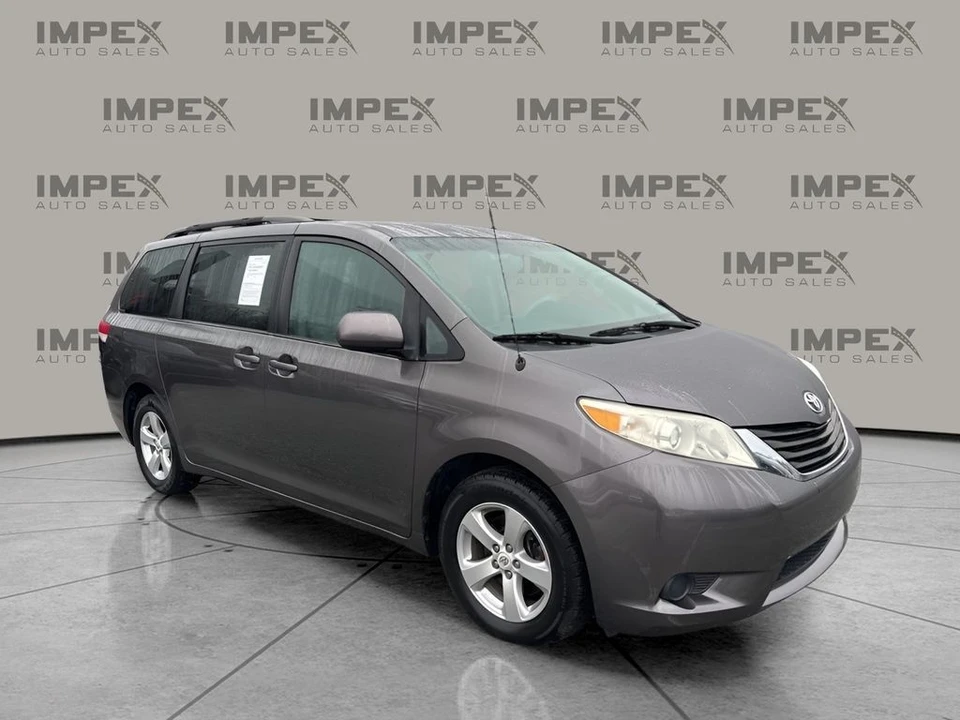 2012 Toyota Sienna 3rd Gen - Image 7 of 12