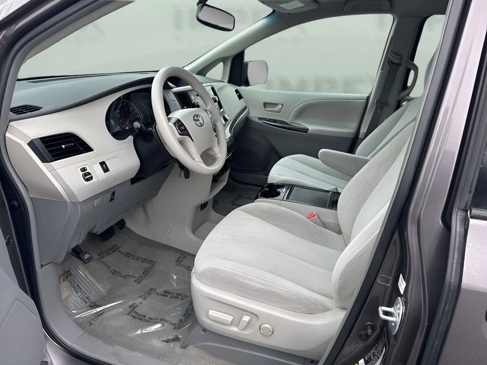 2012 Toyota Sienna 3rd Gen - Image 9 of 12
