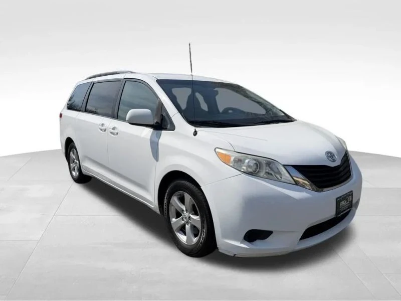 2012 Toyota Sienna 3rd Gen - Image 8 of 12