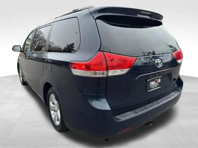 2012 Toyota Sienna 3rd Gen - Image 3 of 12