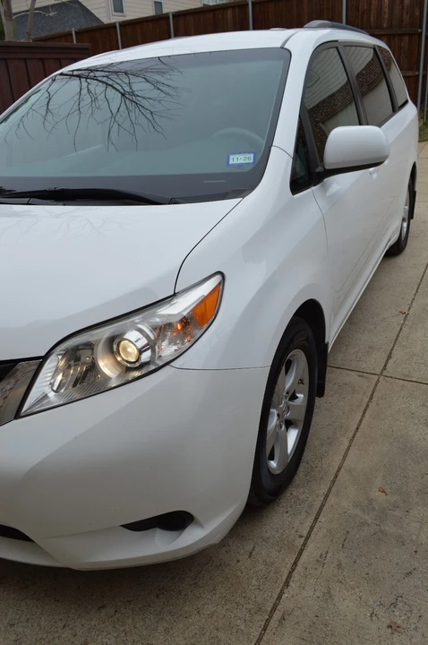 2012 Toyota Sienna 3rd Gen - Image 3 of 20