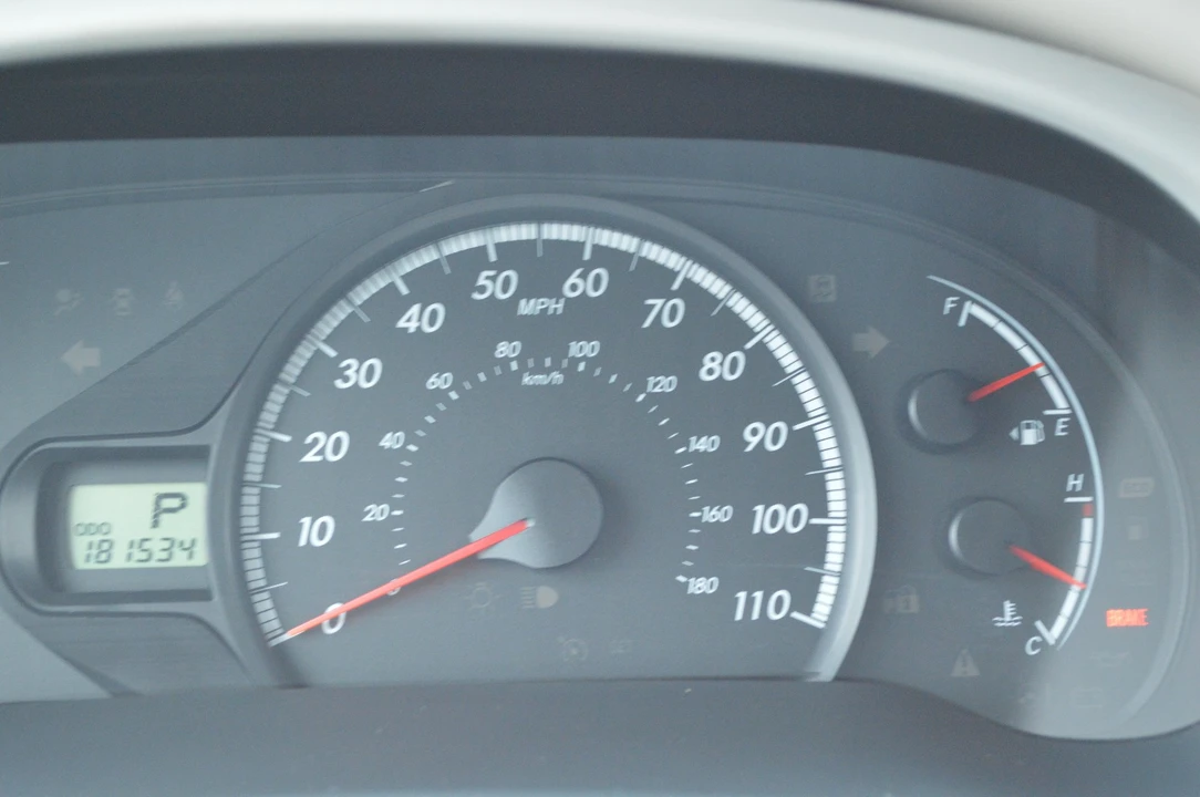 2012 Toyota Sienna 3rd Gen - Image 9 of 20