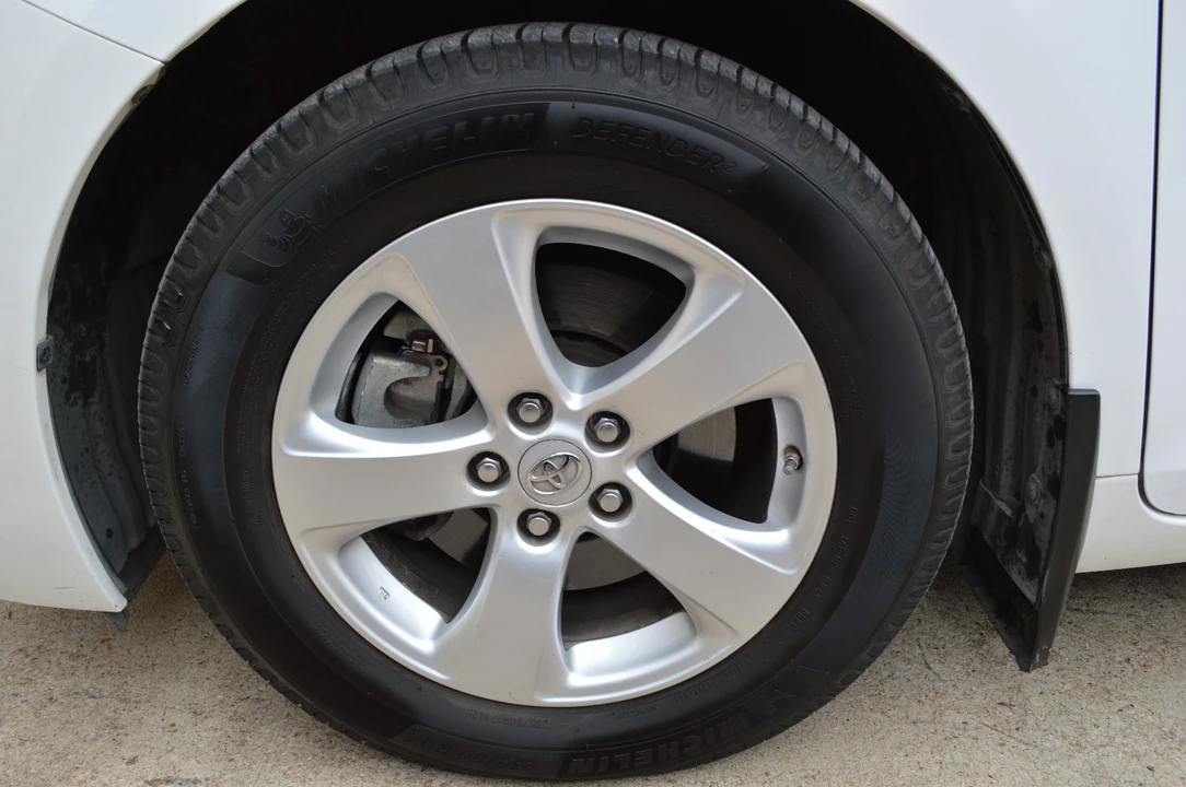2012 Toyota Sienna 3rd Gen - Image 18 of 20