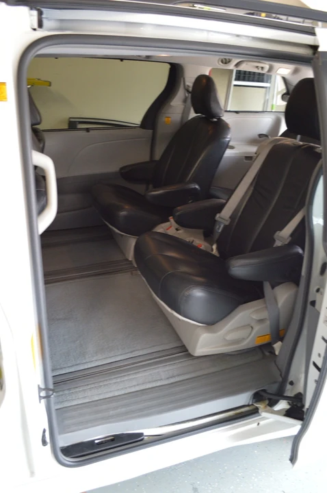 2012 Toyota Sienna 3rd Gen - Image 17 of 20