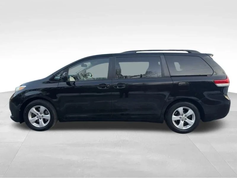 2012 Toyota Sienna 3rd Gen - Image 2 of 12