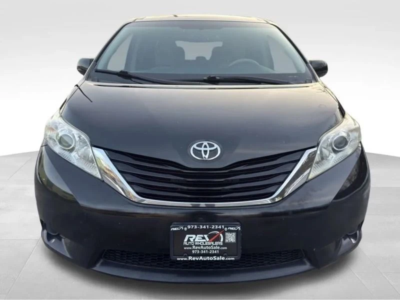 2012 Toyota Sienna 3rd Gen - Image 8 of 12
