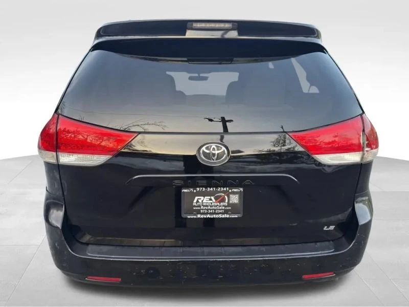 2012 Toyota Sienna 3rd Gen - Image 4 of 12