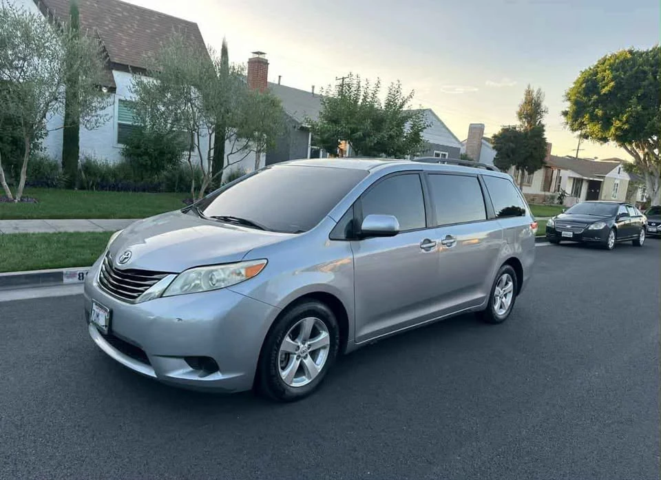 2012 Toyota Sienna 3rd Gen - Image 16 of 20