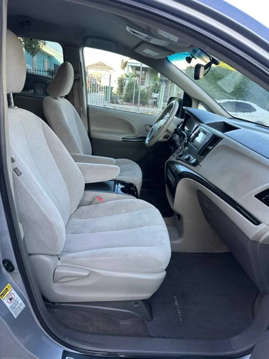 2012 Toyota Sienna 3rd Gen - Image 12 of 20