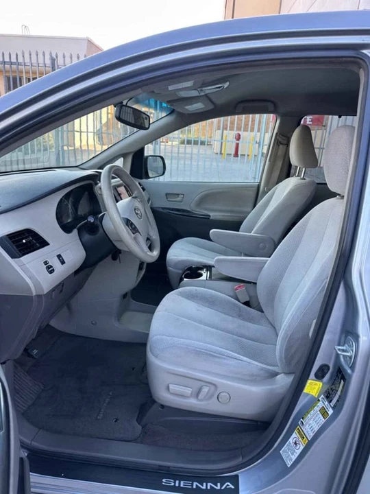 2012 Toyota Sienna 3rd Gen - Image 5 of 20