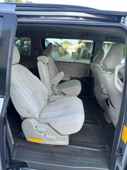 2012 Toyota Sienna 3rd Gen - Image 13 of 20