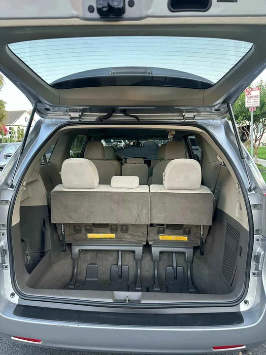 2012 Toyota Sienna 3rd Gen - Image 17 of 20