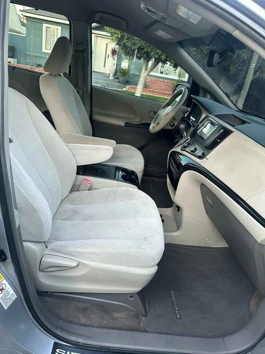 2012 Toyota Sienna 3rd Gen - Image 18 of 20