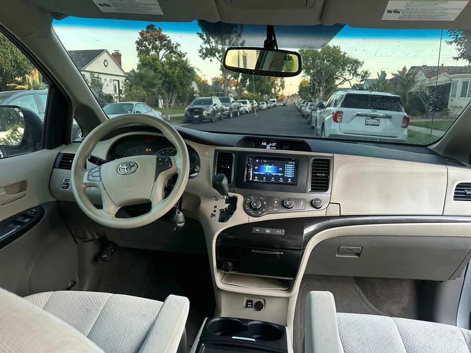 2012 Toyota Sienna 3rd Gen - Image 19 of 20