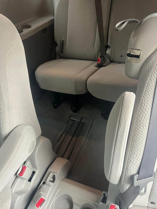 2012 Toyota Sienna 3rd Gen - Image 11 of 19
