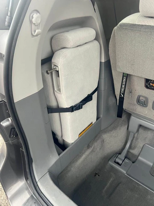 2012 Toyota Sienna 3rd Gen - Image 10 of 19