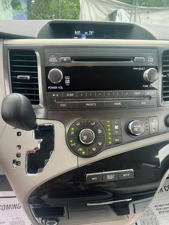 2012 Toyota Sienna 3rd Gen - Image 17 of 19