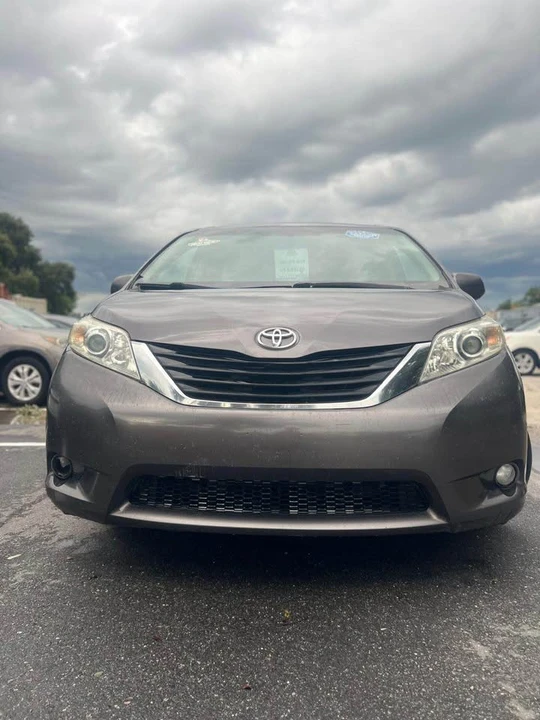 2012 Toyota Sienna 3rd Gen - Image 6 of 19