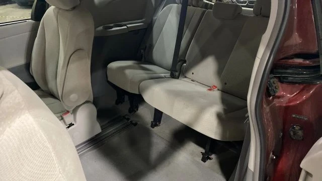 2012 Toyota Sienna 2nd Gen - Image 7 of 8
