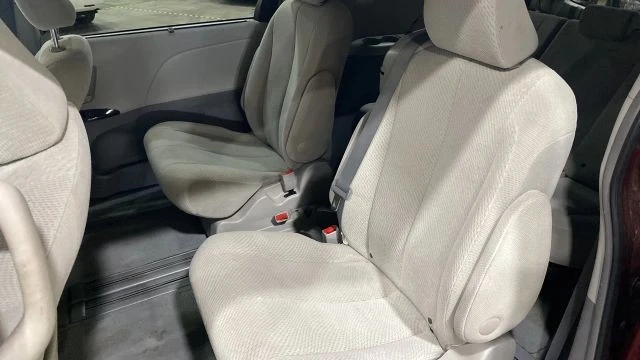 2012 Toyota Sienna 2nd Gen - Image 6 of 8