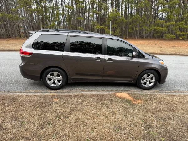 2012 Toyota Sienna 3rd Gen - Image 4 of 15