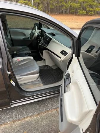 2012 Toyota Sienna 3rd Gen - Image 9 of 15