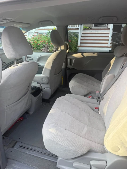 2012 Toyota Sienna 3rd Gen - Image 10 of 12