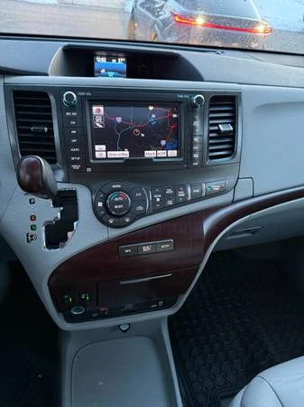2012 Toyota Sienna 3rd Gen - Image 16 of 21