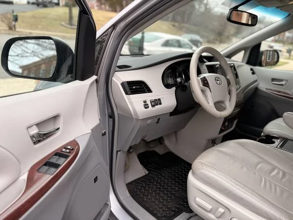 2012 Toyota Sienna 3rd Gen - Image 7 of 21
