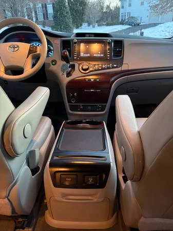 2012 Toyota Sienna 3rd Gen - Image 14 of 21