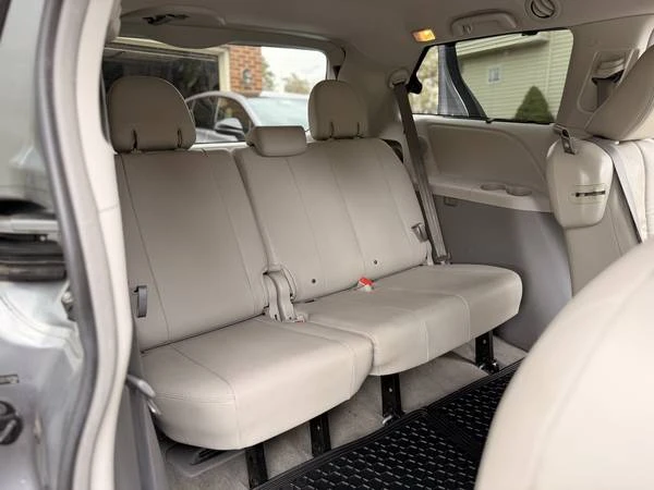 2012 Toyota Sienna 3rd Gen - Image 11 of 21