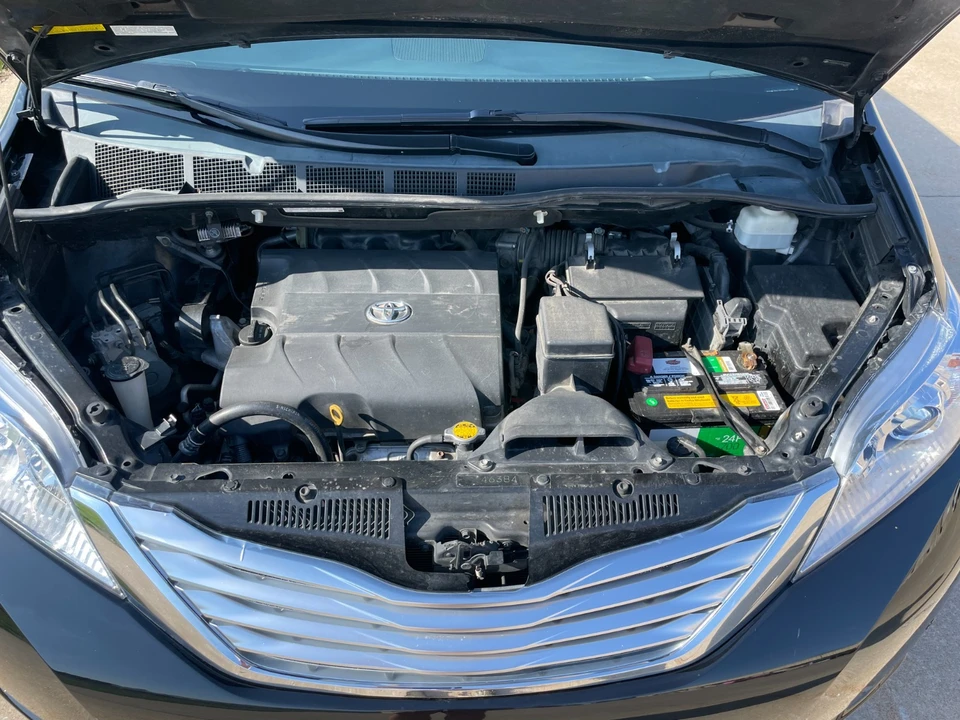 2012 Toyota Sienna 3rd Gen - Image 16 of 21