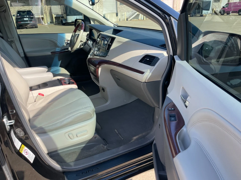 2012 Toyota Sienna 3rd Gen - Image 21 of 21
