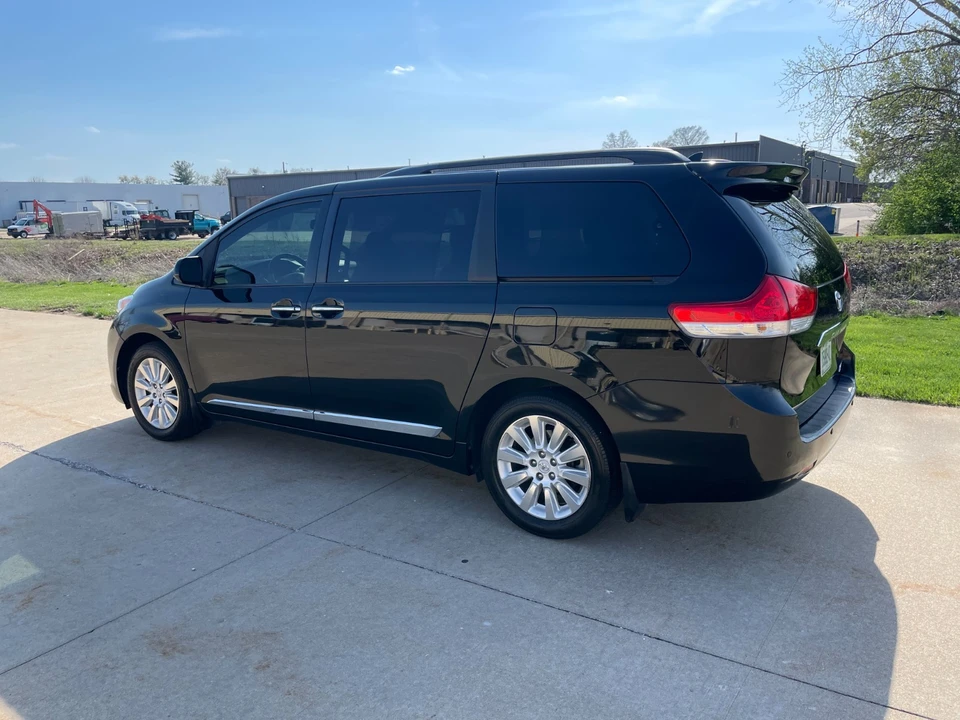 2012 Toyota Sienna 3rd Gen - Image 8 of 21
