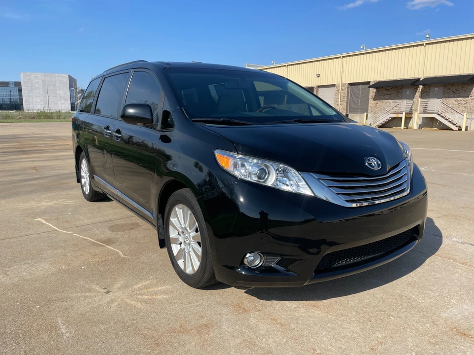 2012 Toyota Sienna 3rd Gen - Image 9 of 21