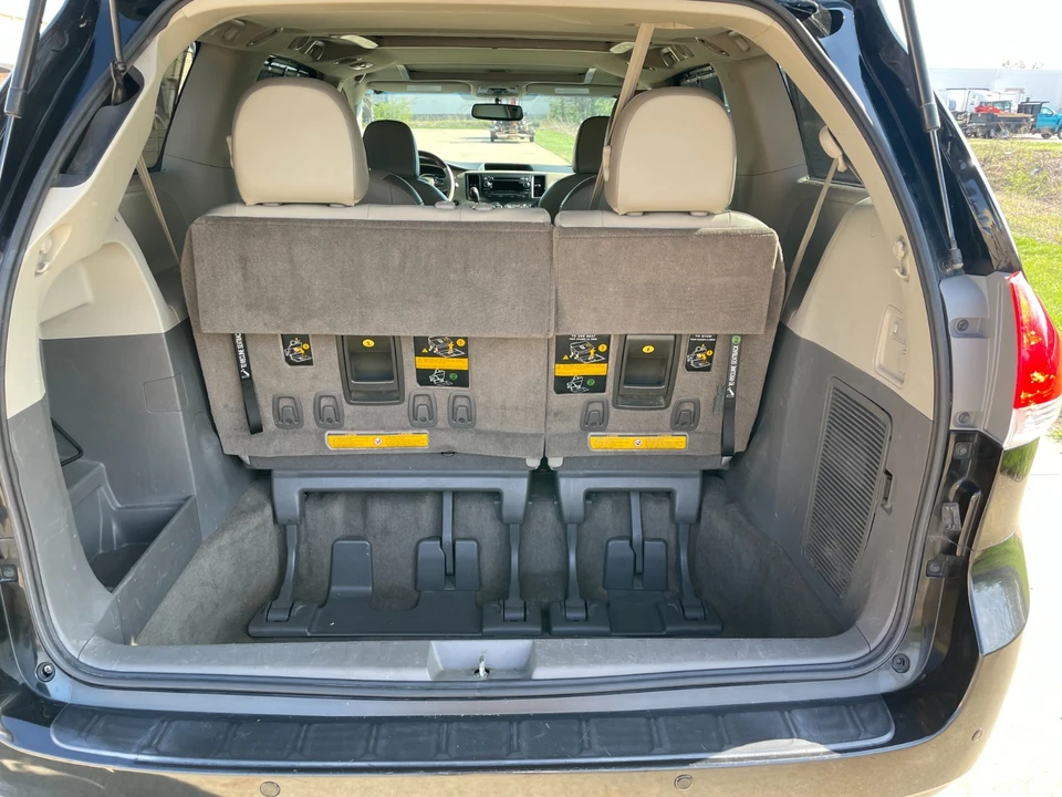 2012 Toyota Sienna 3rd Gen - Image 19 of 21